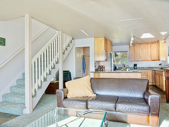 3rd image of 10805 Lakeshore Dr