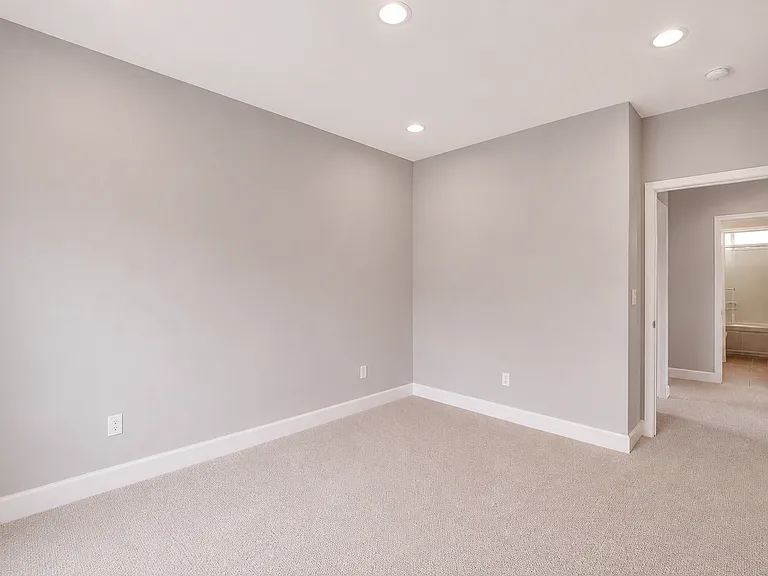 1867 Silk Wood Ln — Photo 36