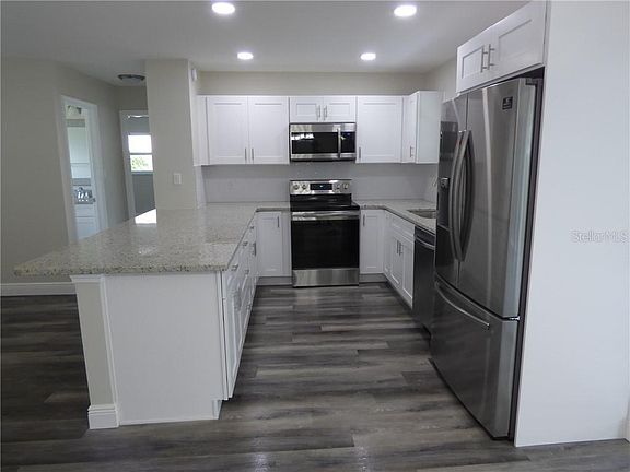 3rd image of 224 Lochmond Dr
