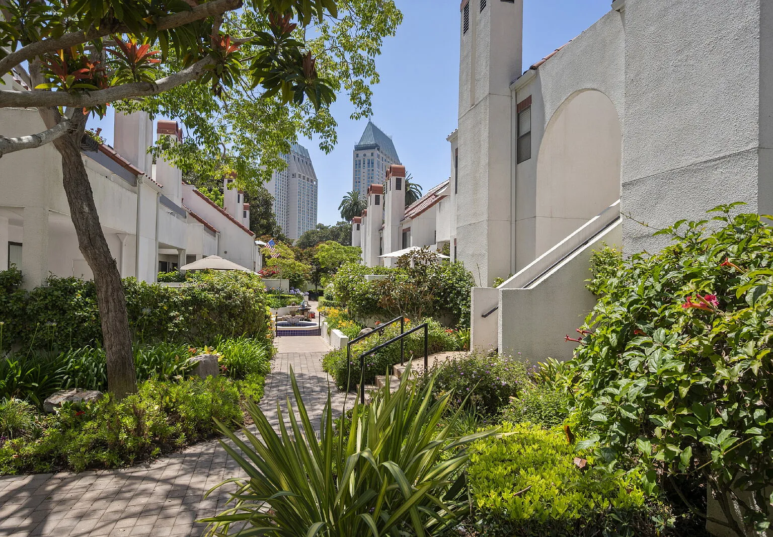 1 bed, 1.0 bath, 780 sqft, $2,700 — Photo 4