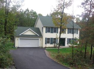 5-44 Rocky Mountain Dr N, Effort, PA 18330