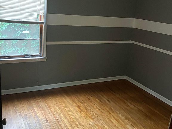 5th image of 2901 Walker Ave