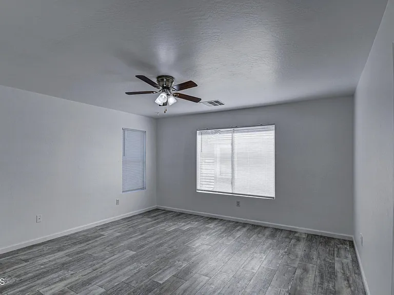 12031 W Belmont Dr — Photo 7