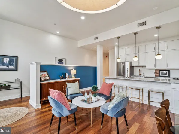 200 E Christian St #914-10, Philadelphia, PA 19147
