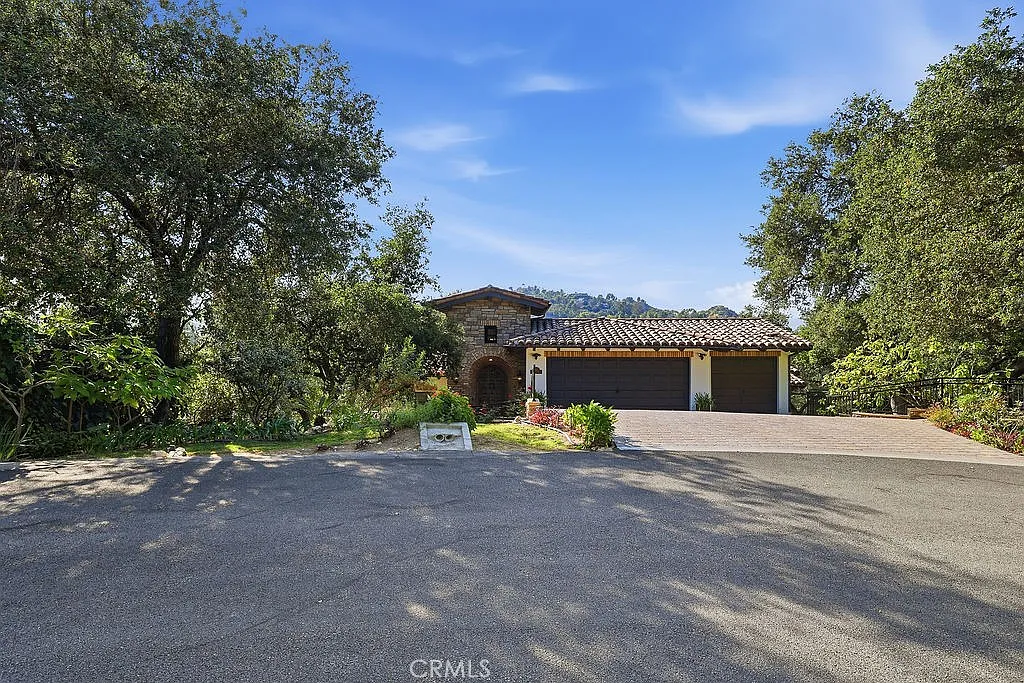 5 bed, 4929 sqft, $35,000 — Photo 4