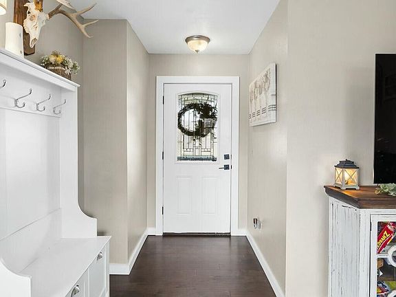 3rd image of 204 Bradley Court