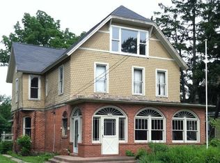 212 S Elm St, Three Oaks, MI 49128