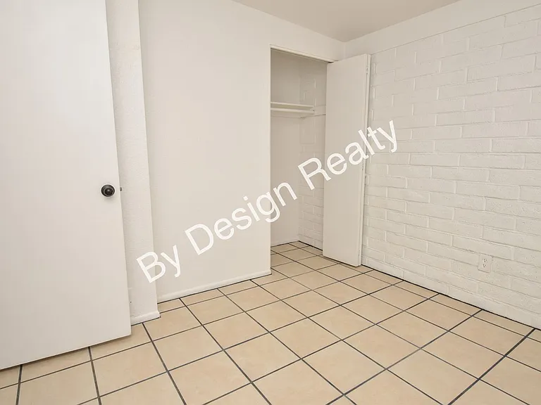 6722 E 45th St — Photo 13