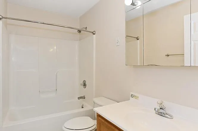 24 Burrell St — Photo 14