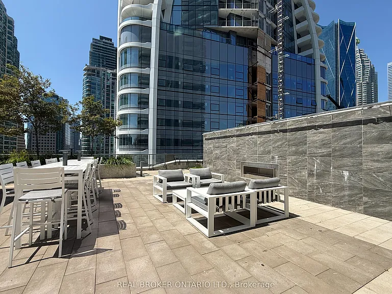 28 Freeland St #1108 — Photo 28