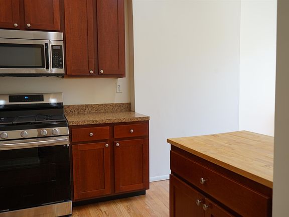 4th image of 28 Monticello Ave Floor 2