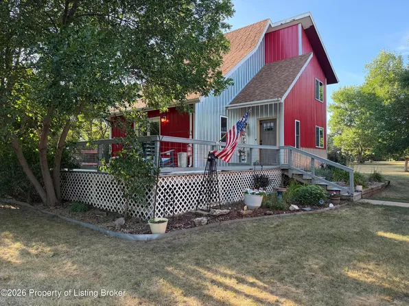 13056 30th St SW, Belfield, ND 58622