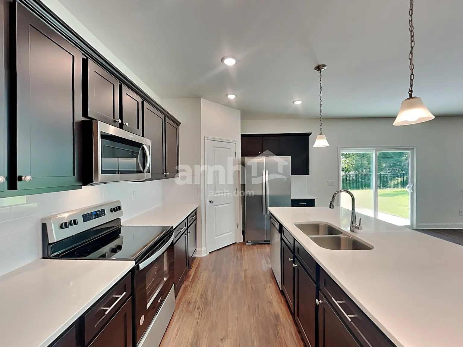 5 bed, 3.0 bath, 2513 sqft, $2,835 — Photo 3