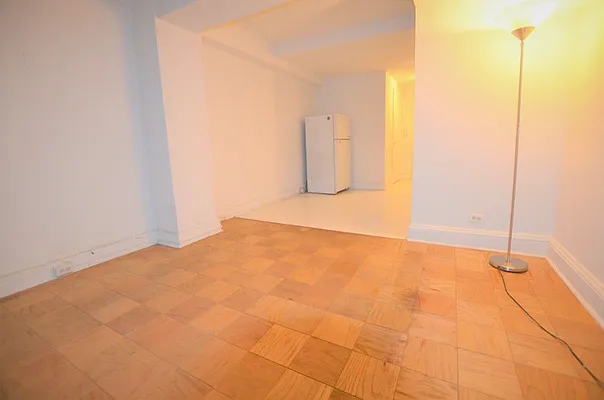 Rented by Manhattan Realty Group | media 8