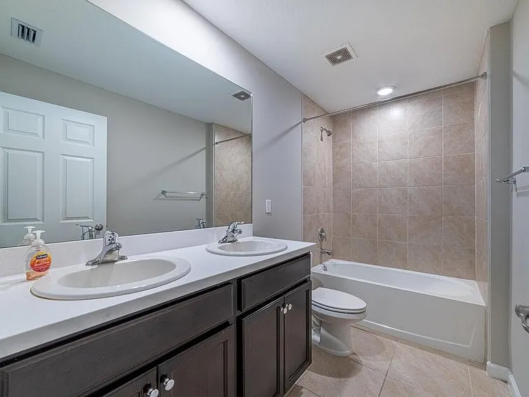 2372 SE Maslan Ave — Photo 34