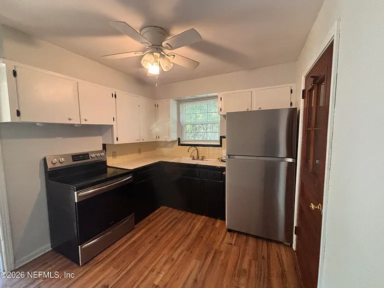 1502 Broome St — Photo 5