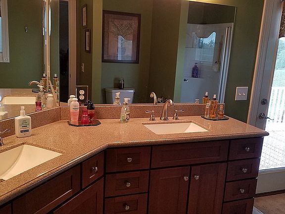 Master bathroom 
