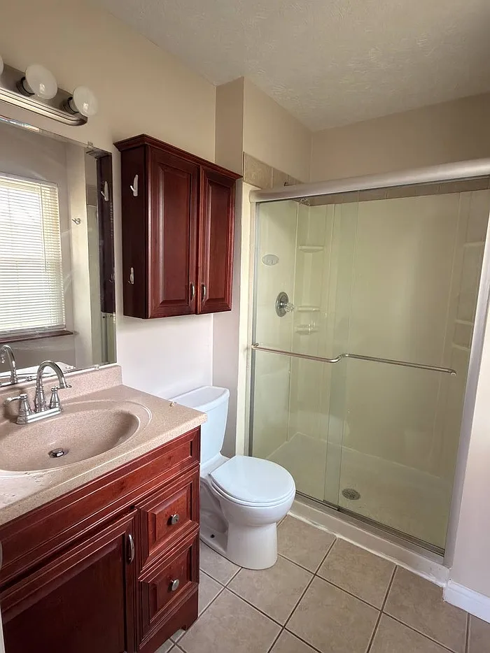 3 bed, 2.5 bath, 1650 sqft, $2,100 — Photo 3