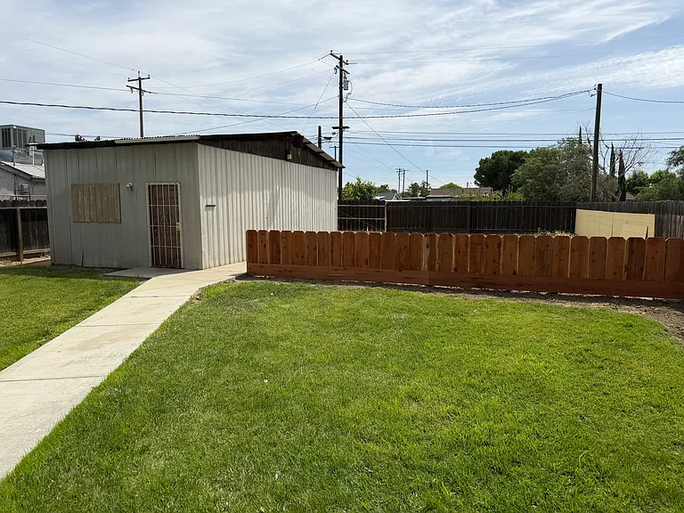 3604 Hemlock Ave — Photo 9
