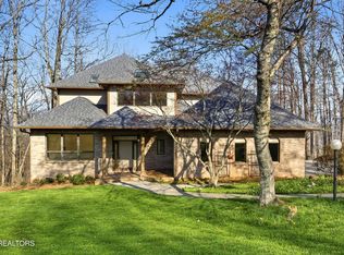 152 Whippoorwill Dr, Oak Ridge, TN 37830