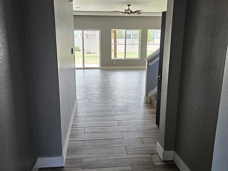 3438 Mountainwood Ln — Photo 2