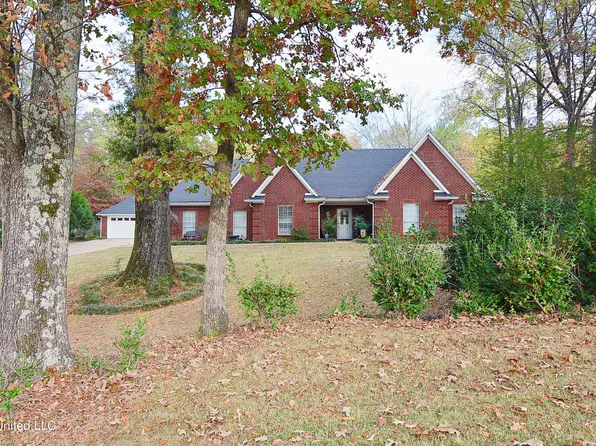 5370 Park Place Dr, Horn Lake, MS 38637