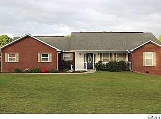 1070 Swannsylvania Rd, Dandridge, TN 37725