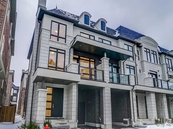 31 Globemaster Ln, Richmond Hill, ON L4E 2W3