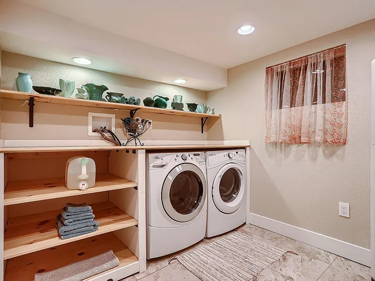 5495 S Lakeview St — Photo 15