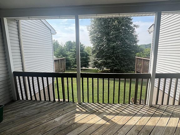 5th image of 32 Greenridge Cir #32