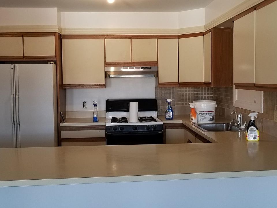 2nd image of 60 Clarendon Ave