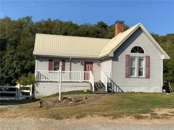 405 Waynesburg Rd, Washington, PA 15301