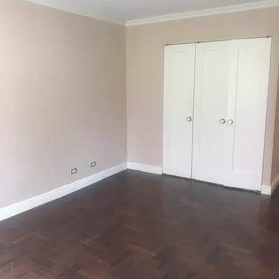 Rented by R New York | media 11