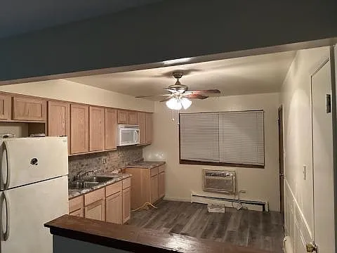1666 Harbor Ave — Photo 2