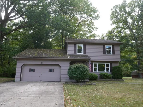 3965 McCarty Dr, Canfield, OH 44406