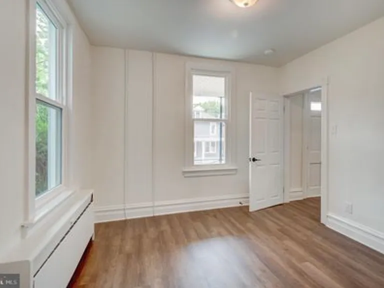 246 Park St — Photo 7