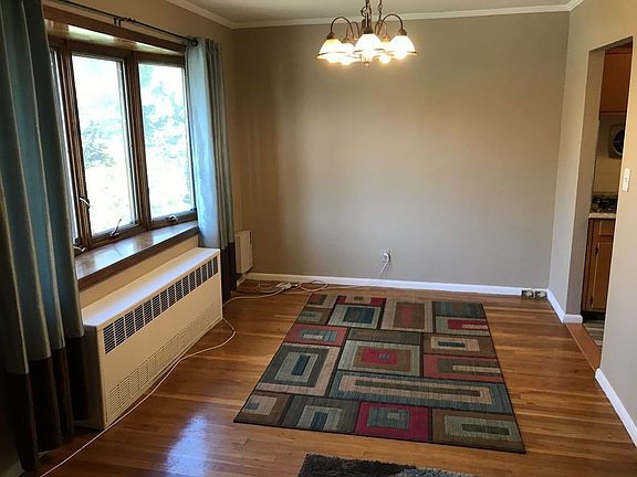 3rd image of 4915 Ditmars Blvd #2