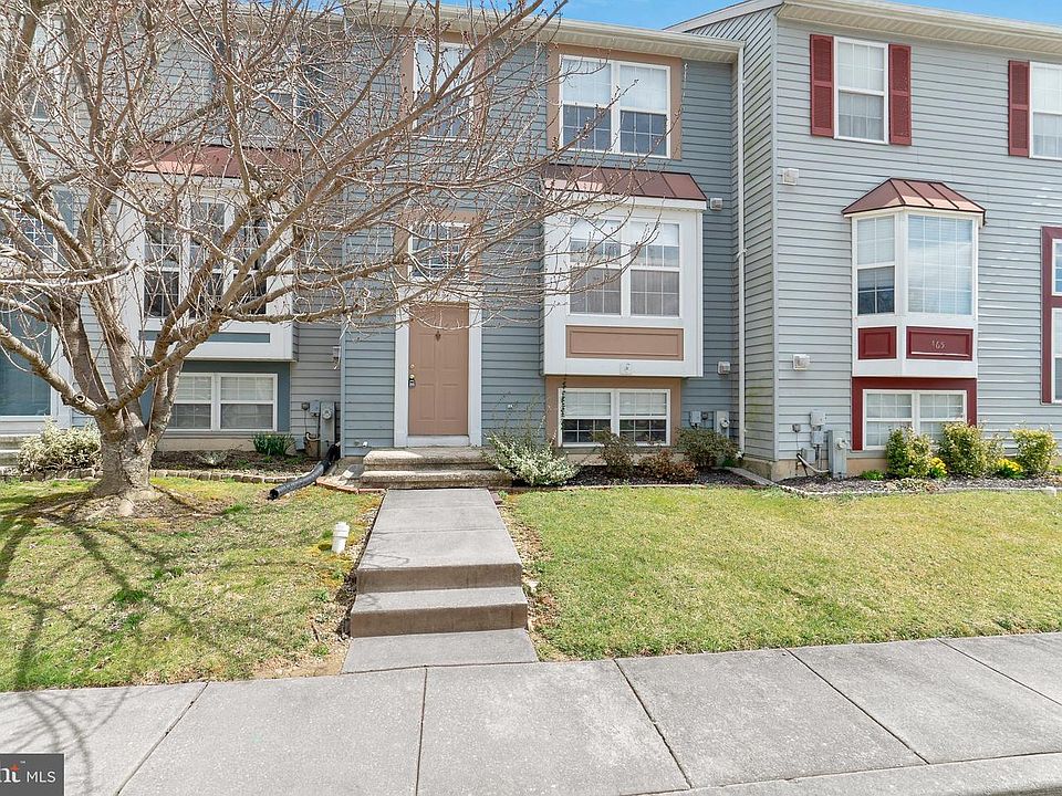 1st image of 463 Silver Ct