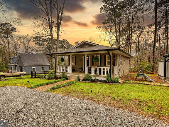 3rd image of 30 Waters St