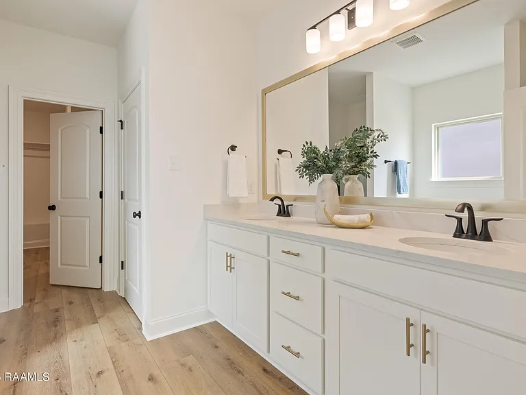 107 Lotus St — Photo 14