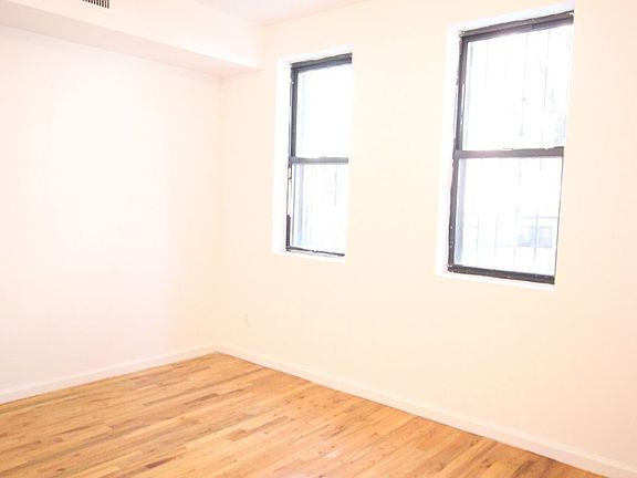 4th image of 202 Meserole St APT 1