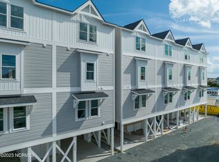 1109 Sapphire Ave, Surf City, NC 28445