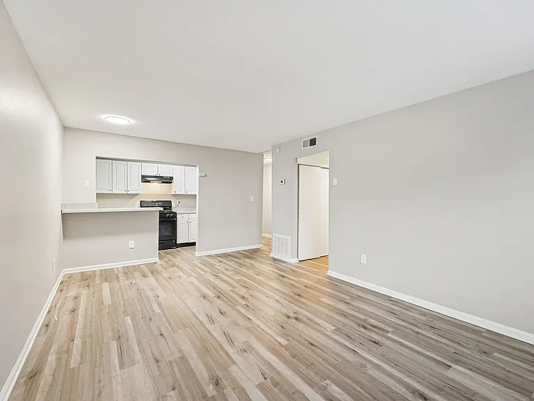 Flats on Tamarack — Photo 25