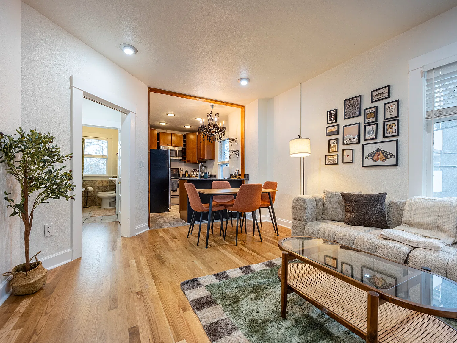 2 bed, 800 sqft, $3,125 — Photo 1
