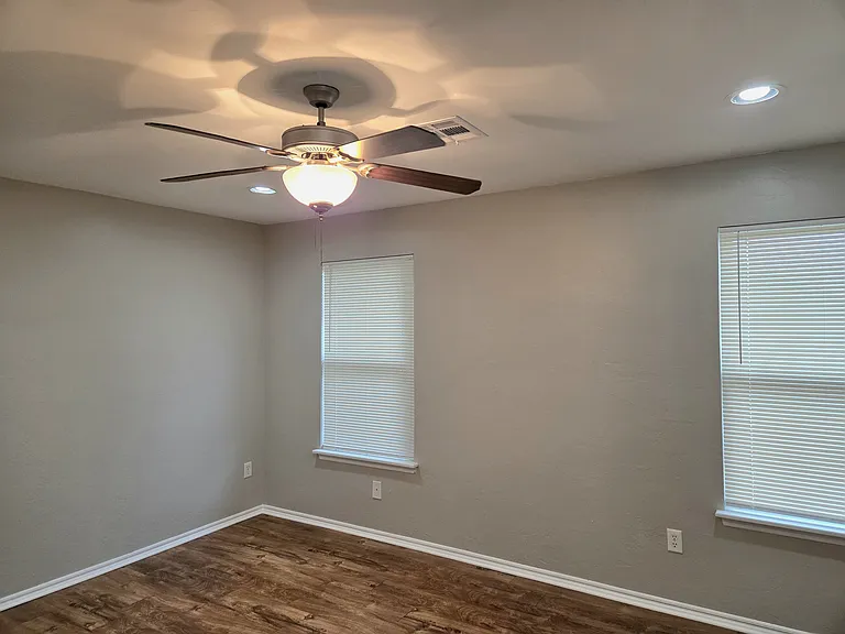 2230 SW 102nd St — Photo 16
