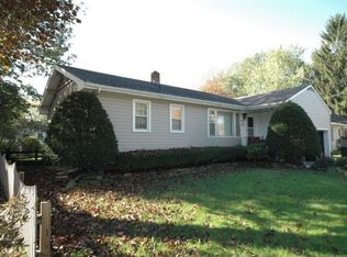 33 Greening Ave, South Burlington, VT 05403