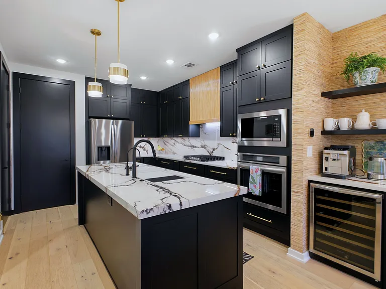 719 E Locust St #4107 — Photo 9