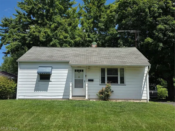 1068 Liberty St, Salem, OH 44460