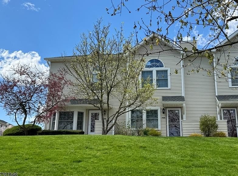 1st image of 705 Bryant Dr
