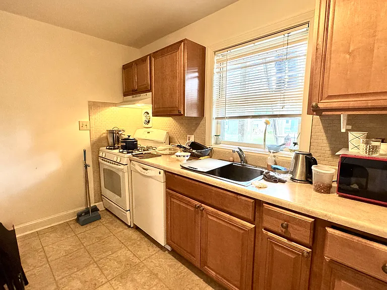 1103 Edmonston Dr — Photo 12